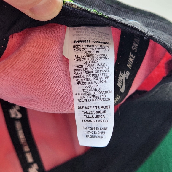 Nike SB Pink Baseball Cap With Green Brim - Picture 7 of 7